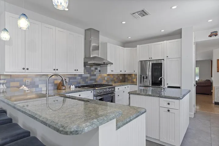 1106 N Lakeside Dr Lakeworth - 204