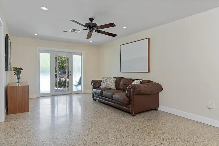 1106 N Lakeside Dr Lakeworth - 195