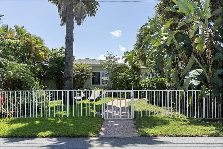 1106 N Lakeside Dr Lakeworth - 233