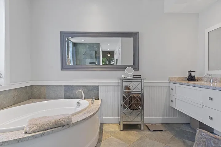 1106 N Lakeside Dr Lakeworth - 219