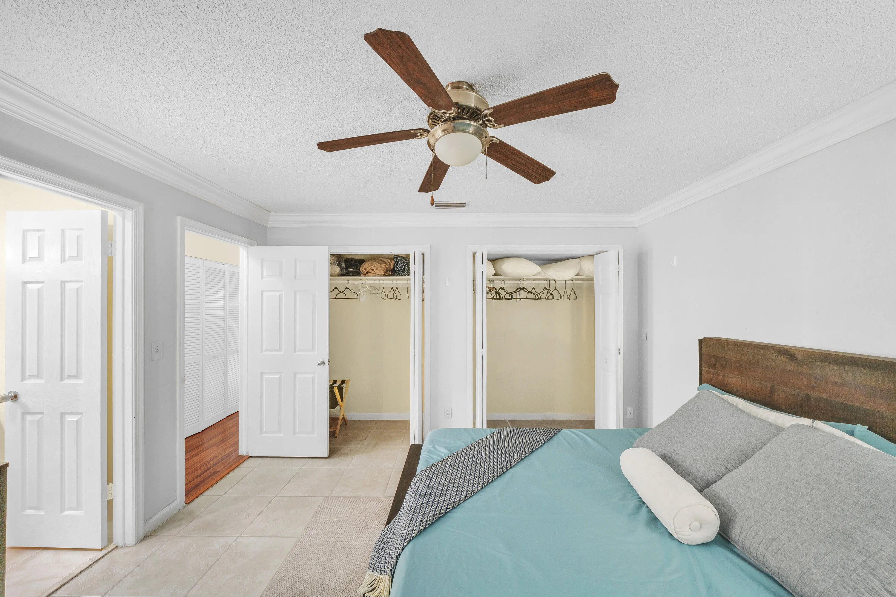 14 Primary Bedroom (1)