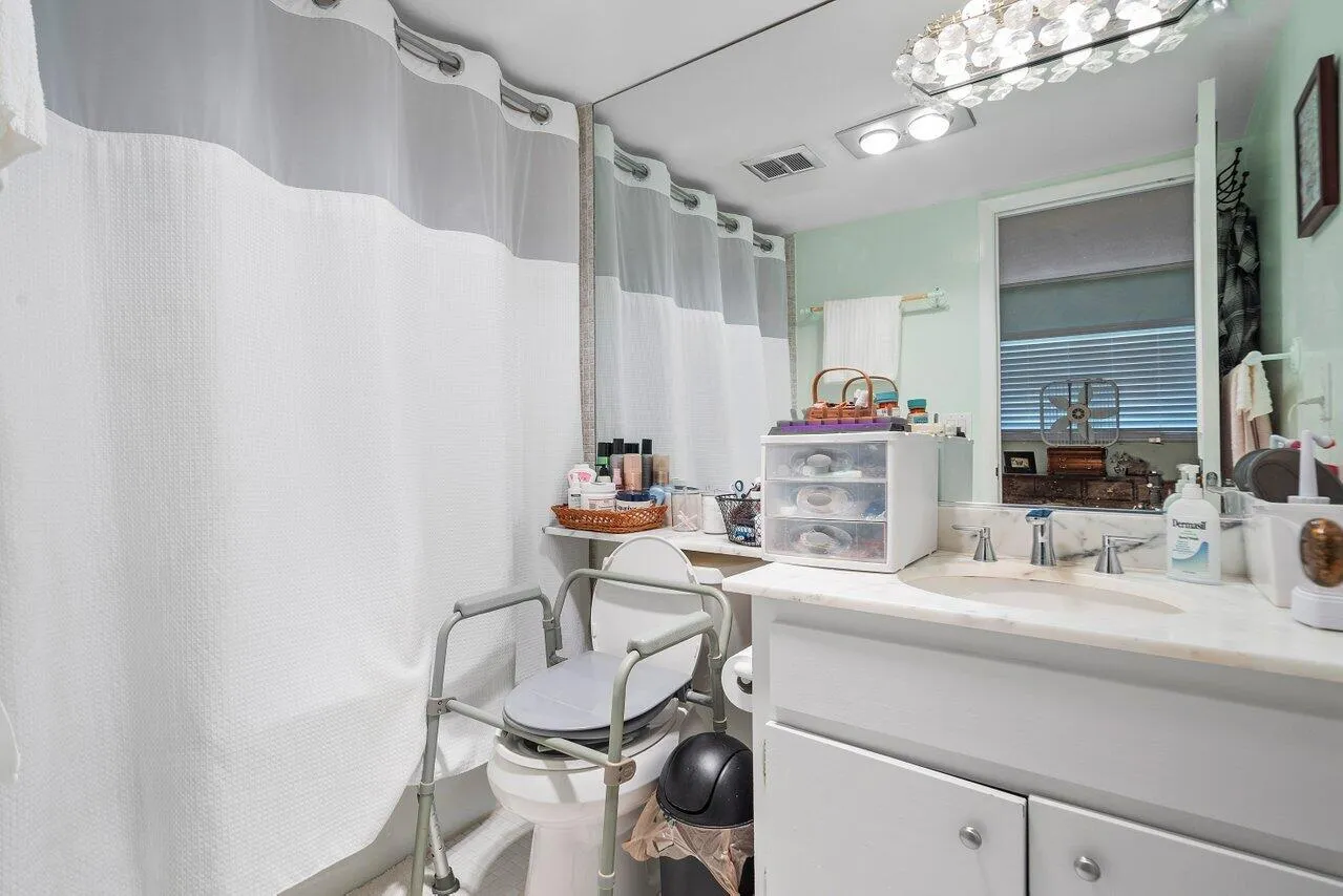 013-555Northwest4thAvenue-BocaRaton-FL-3