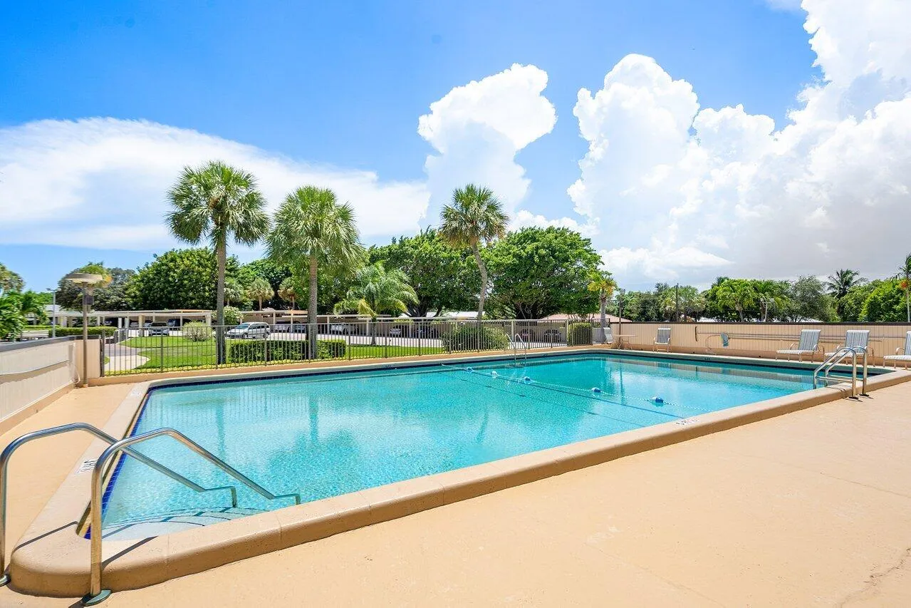 023-555Northwest4thAvenue-BocaRaton-FL-3