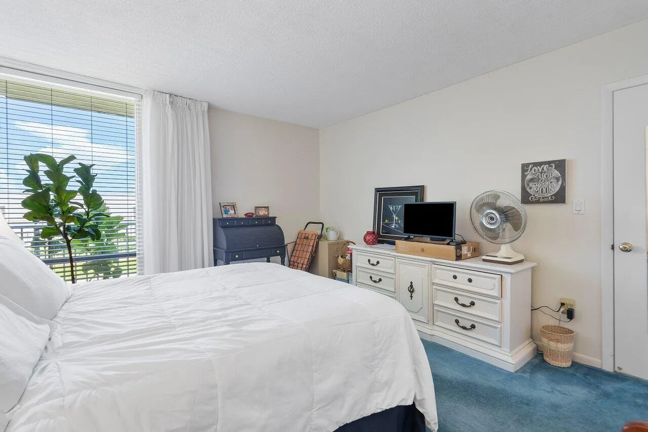 015-555Northwest4thAvenue-BocaRaton-FL-3