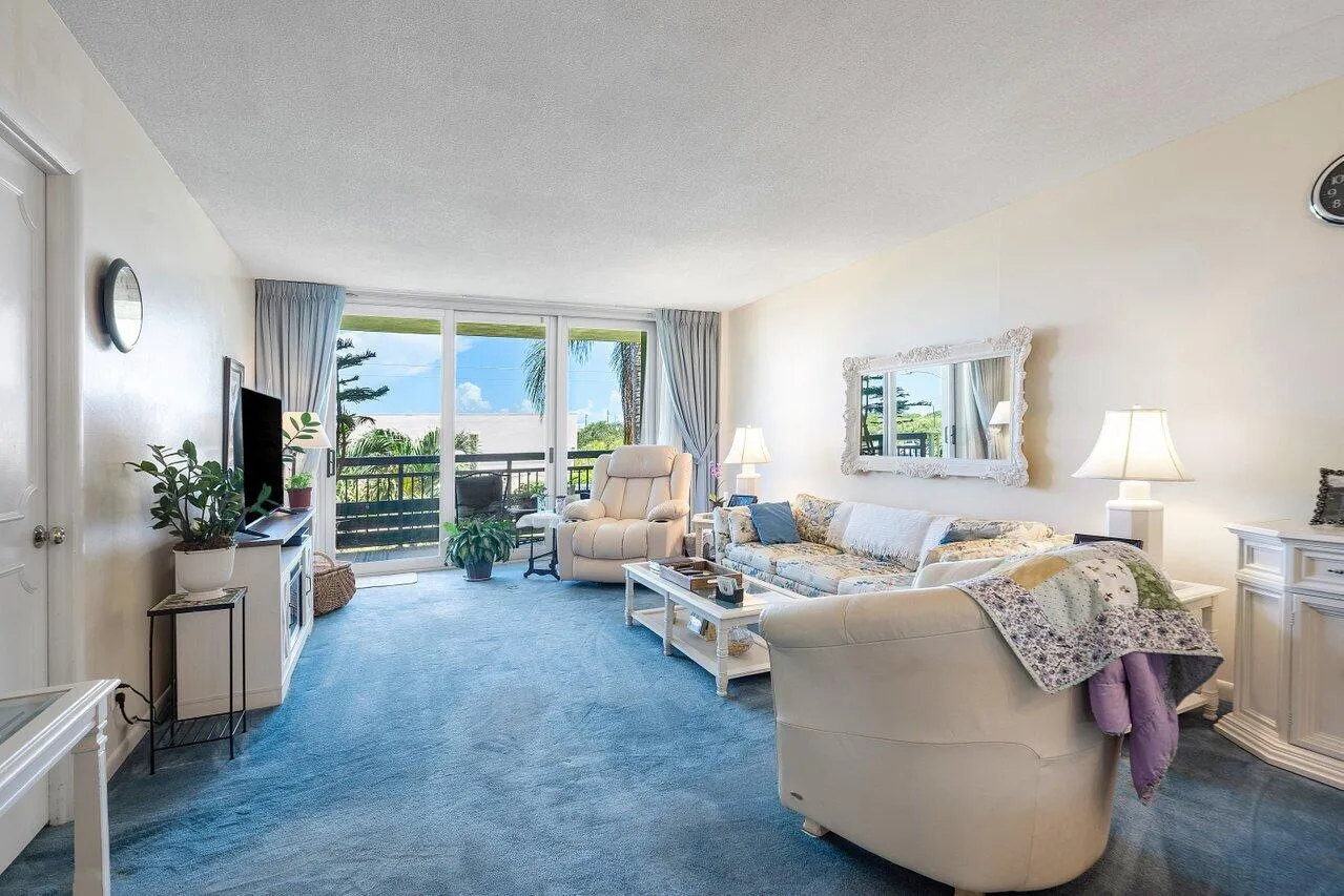 009-555Northwest4thAvenue-BocaRaton-FL-3