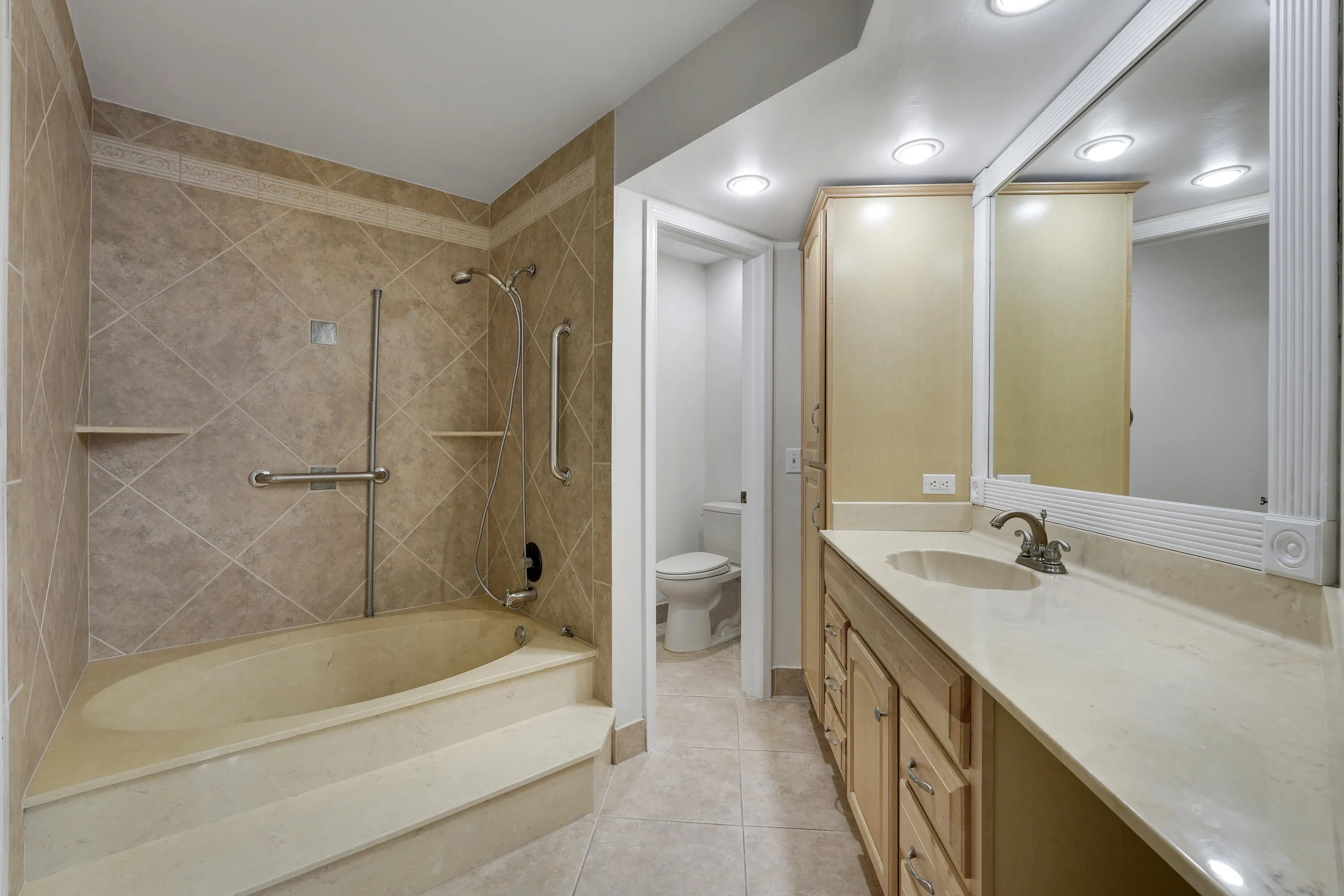 En-suite bathroom