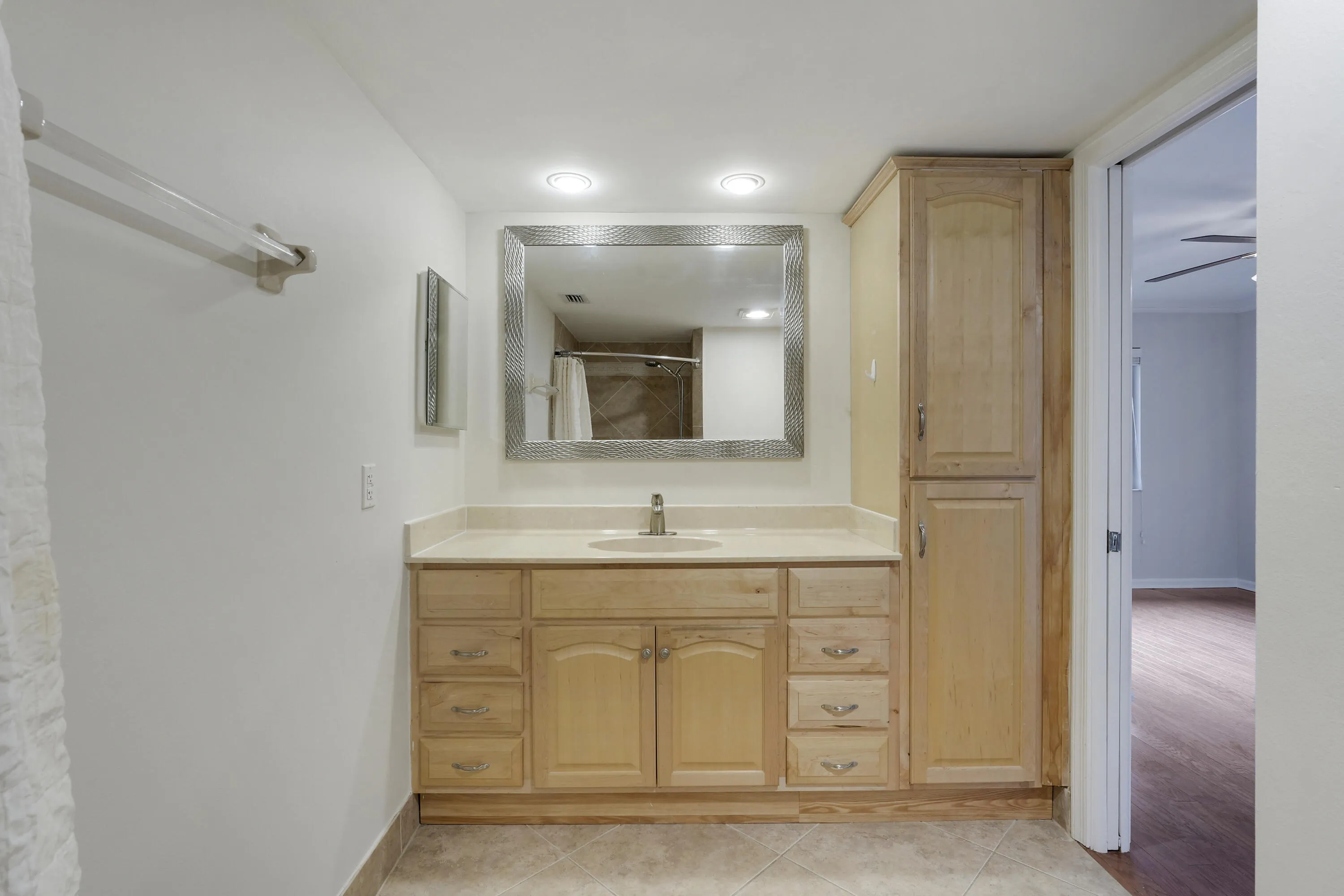 2nd Bathroom