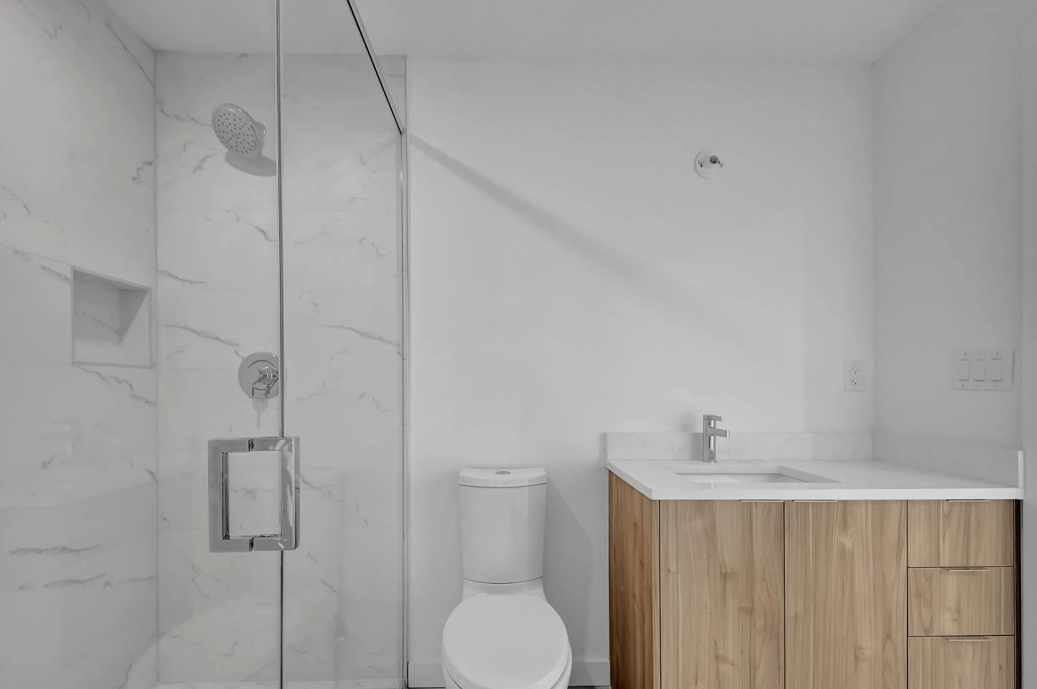 2nd bathroom