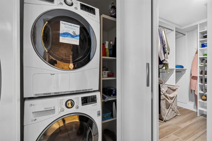 Large Stackable Washer:Dryer in MBR + Cl