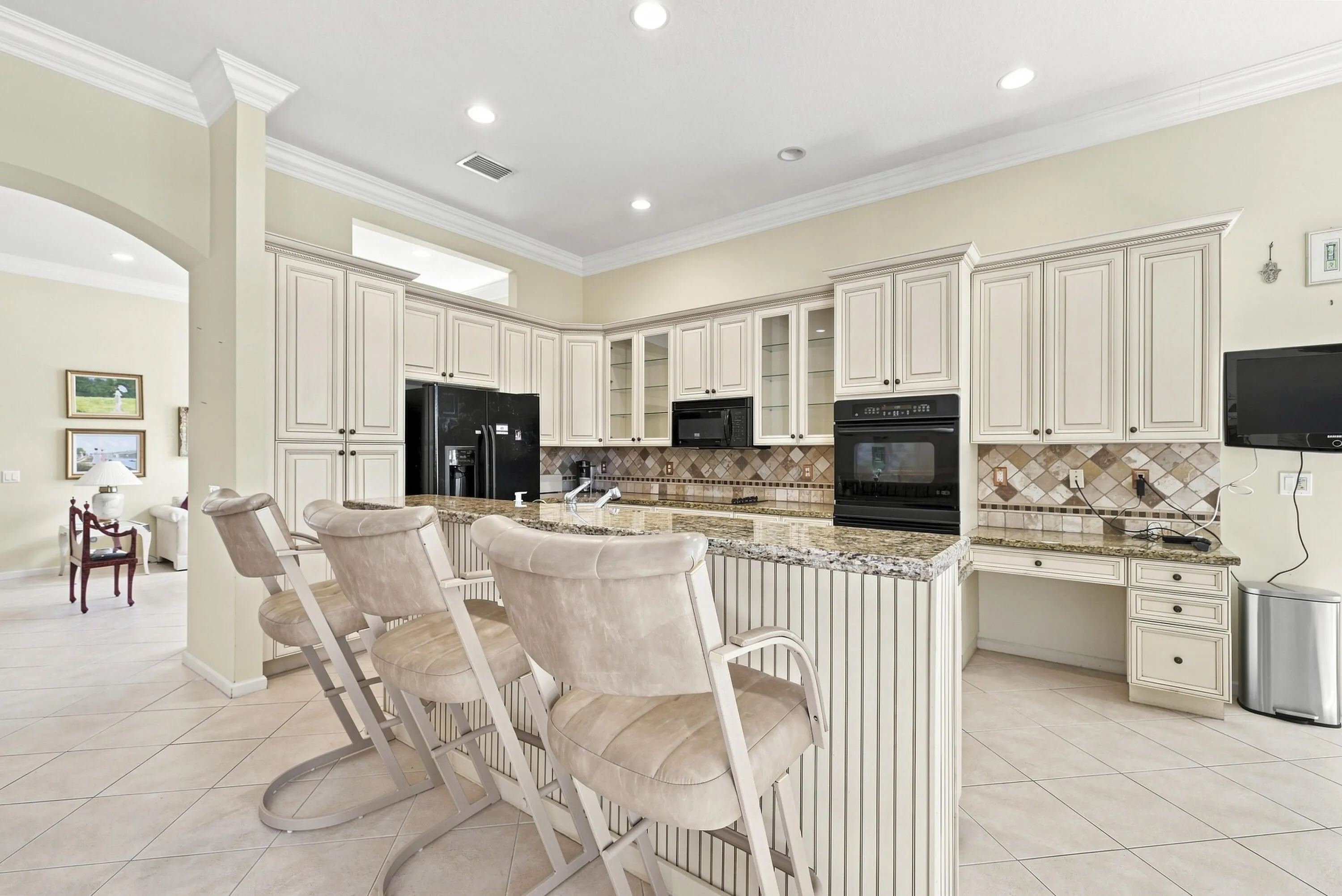 Kitchen / Eat In Kitchen