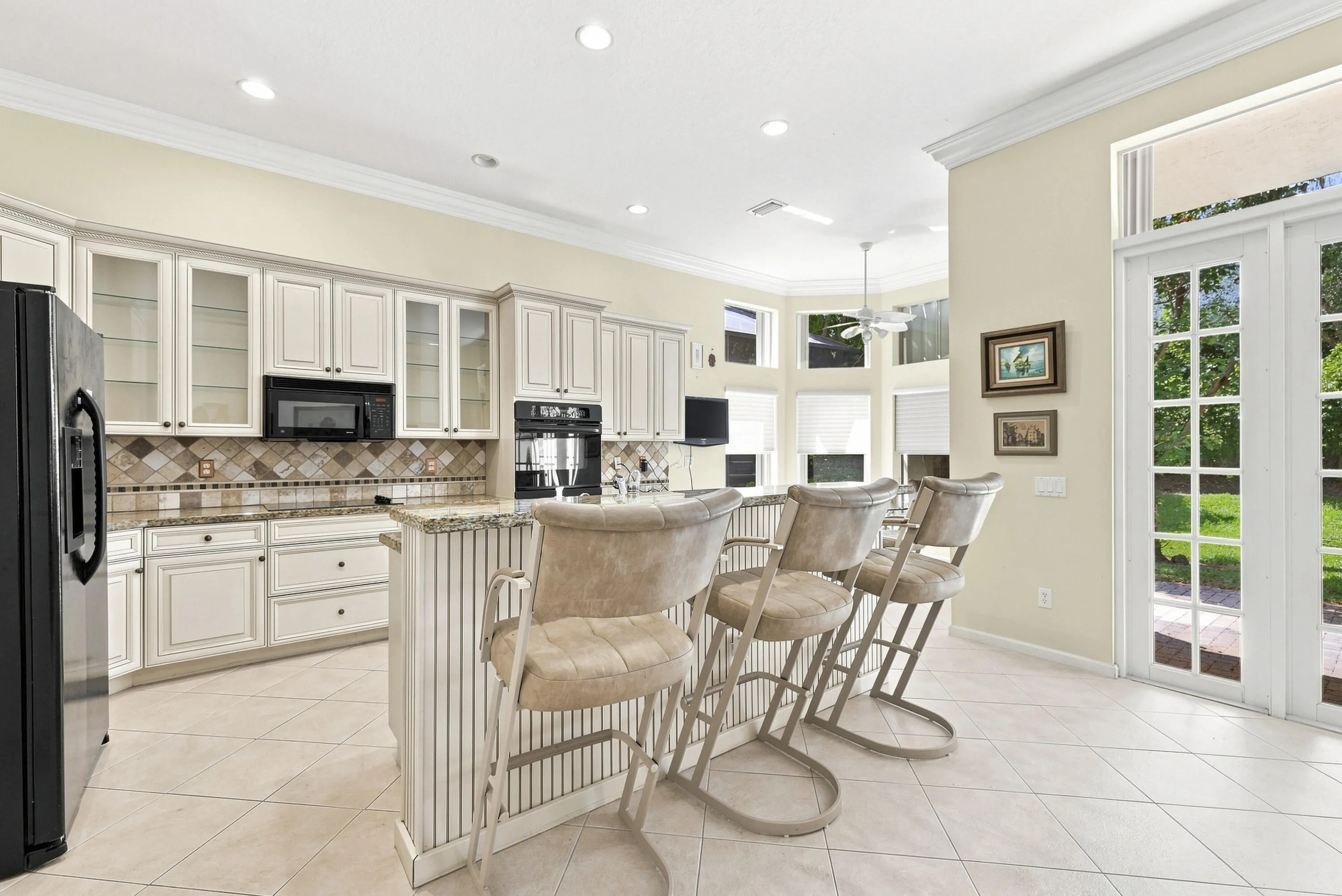 Kitchen / Eat In Kitchen