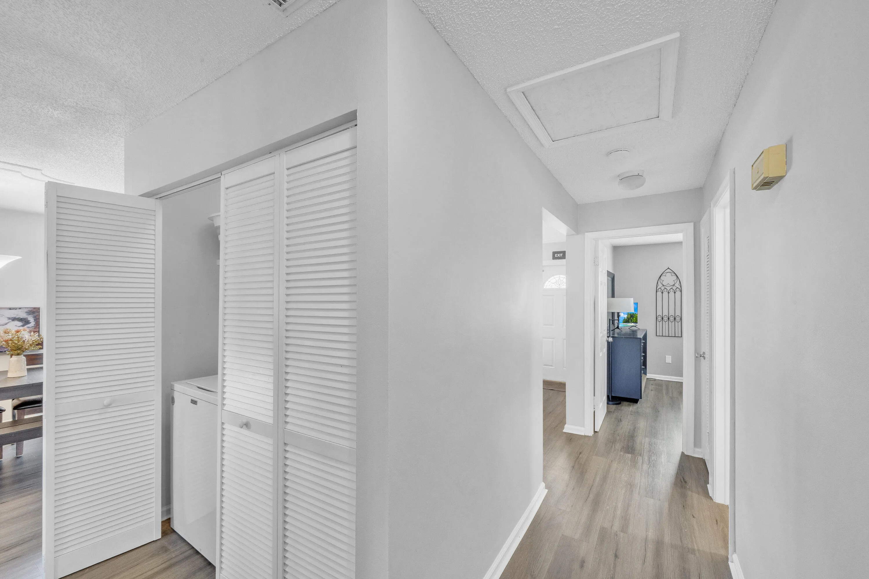 18 Foyer