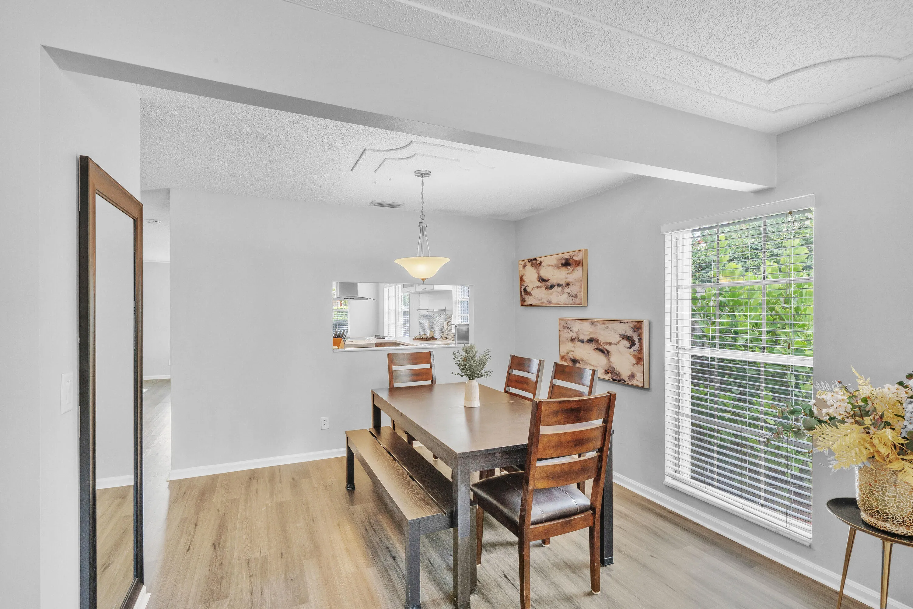 6 Dining Area (1)
