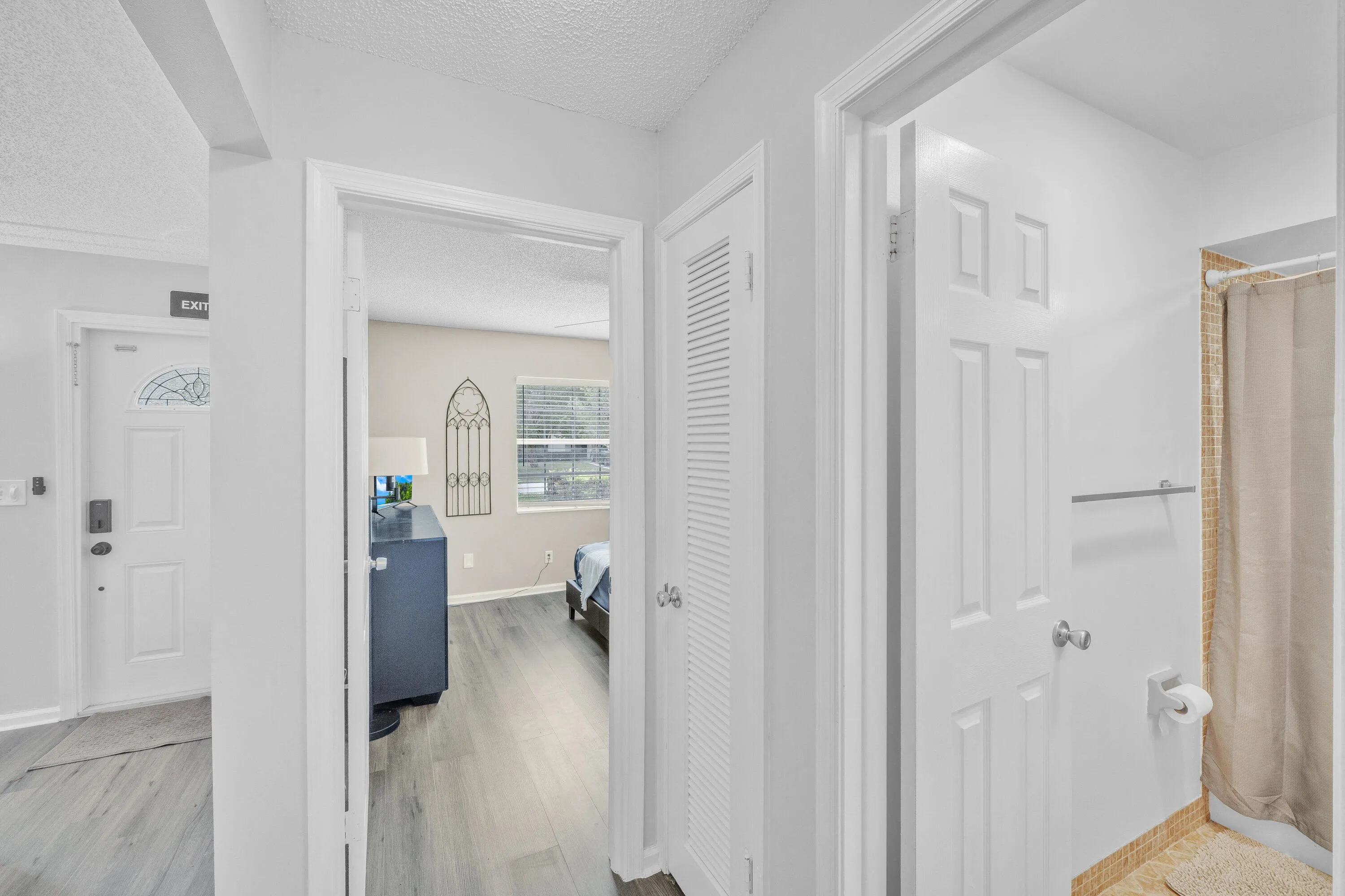 19 Guest Bathroom (1)