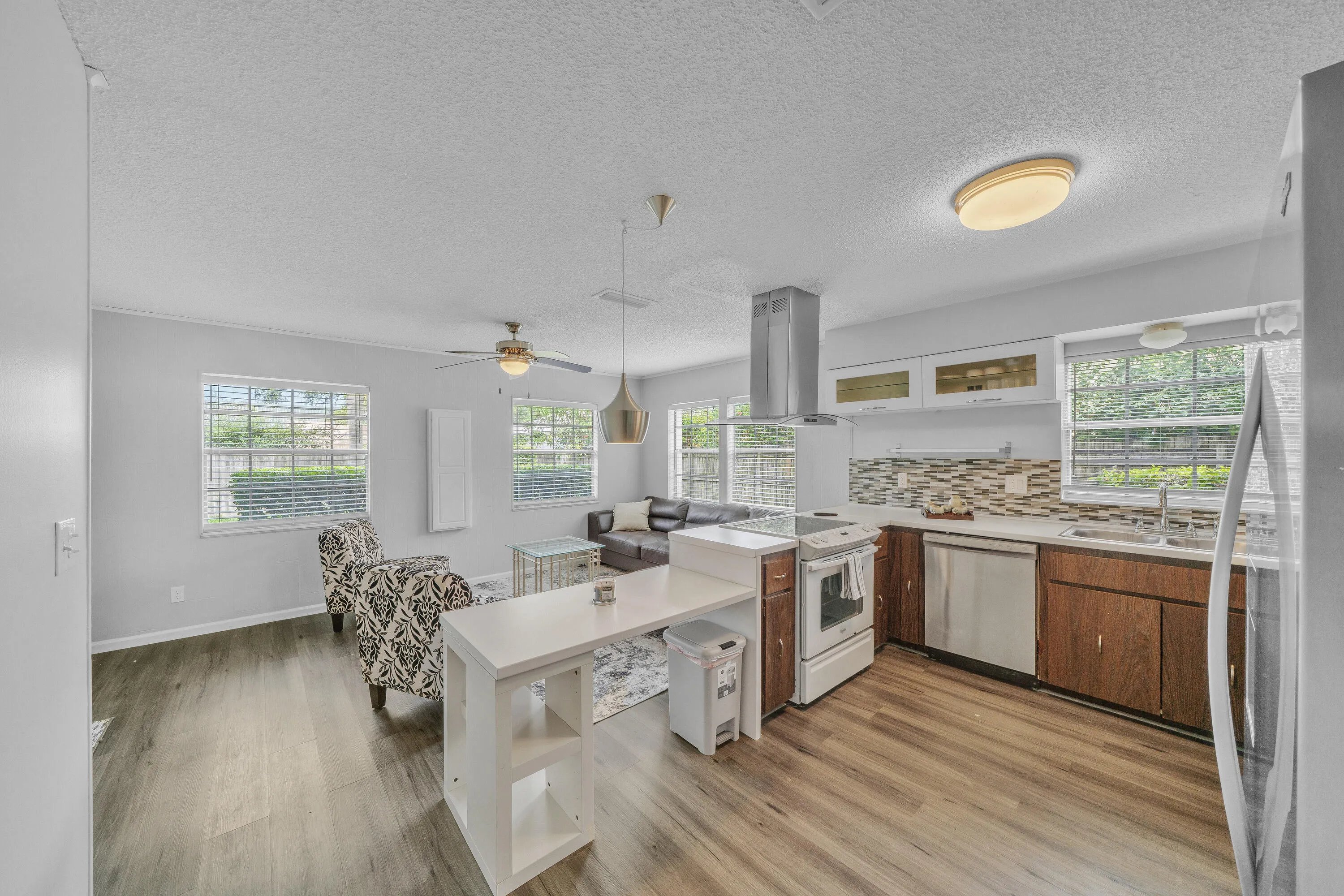 7 Kitchen (2)