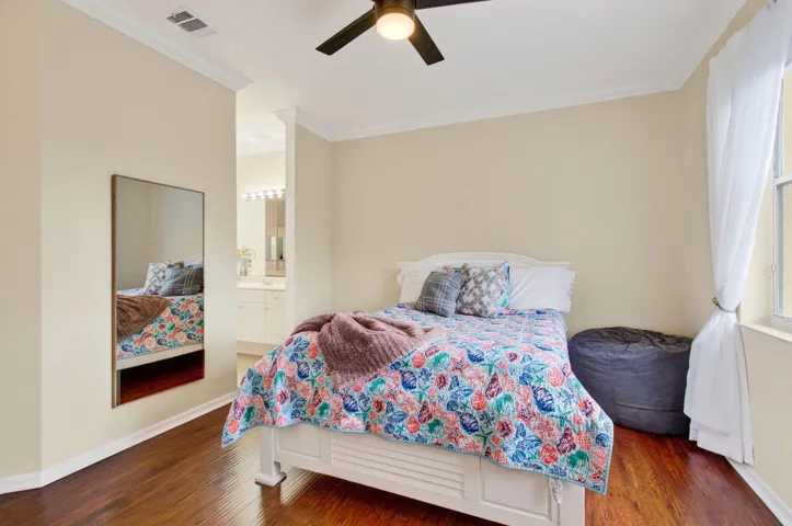 Upstairs En-suite Guest Bedroom 3