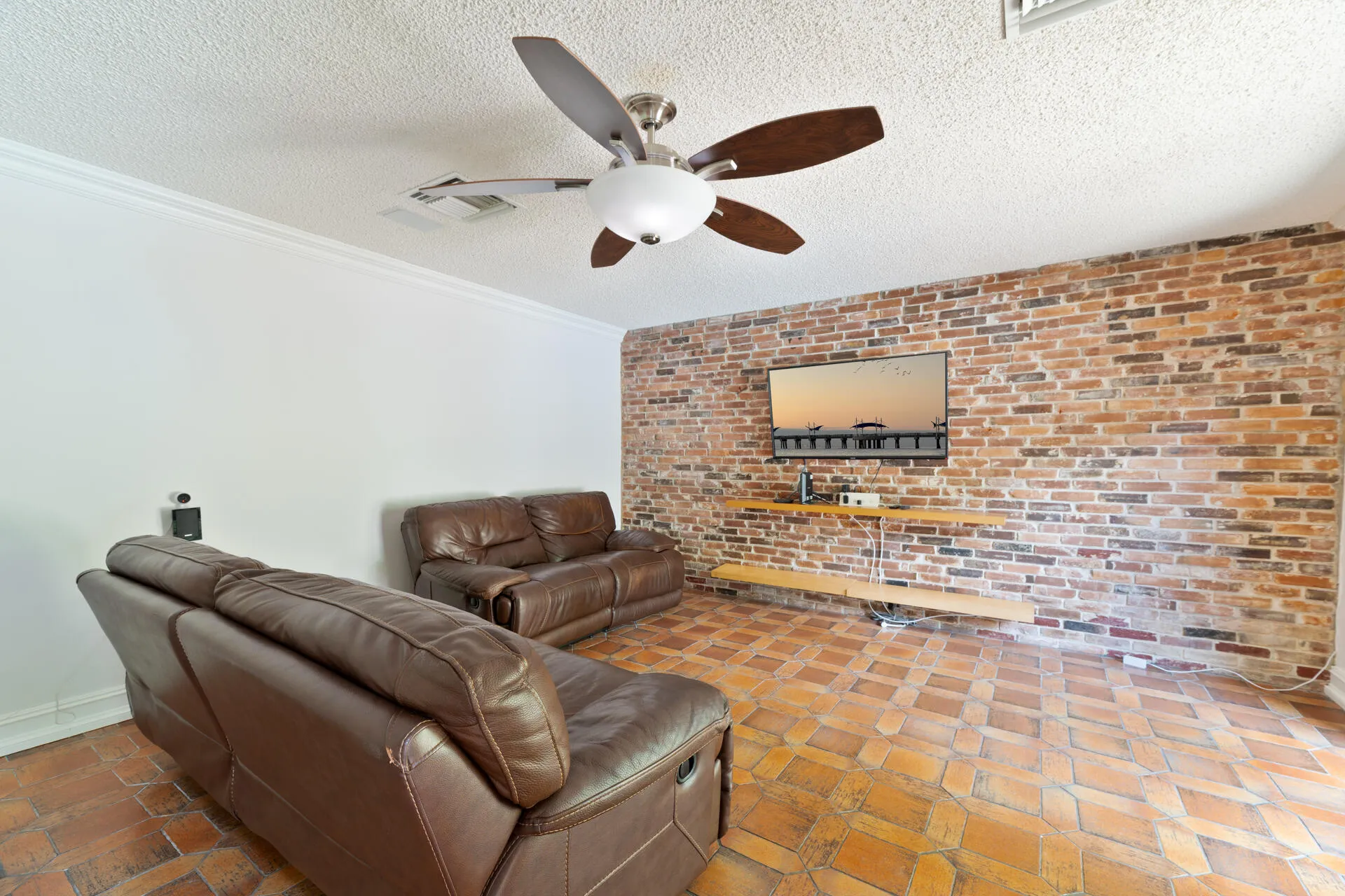 Family Room/4th Bedroom