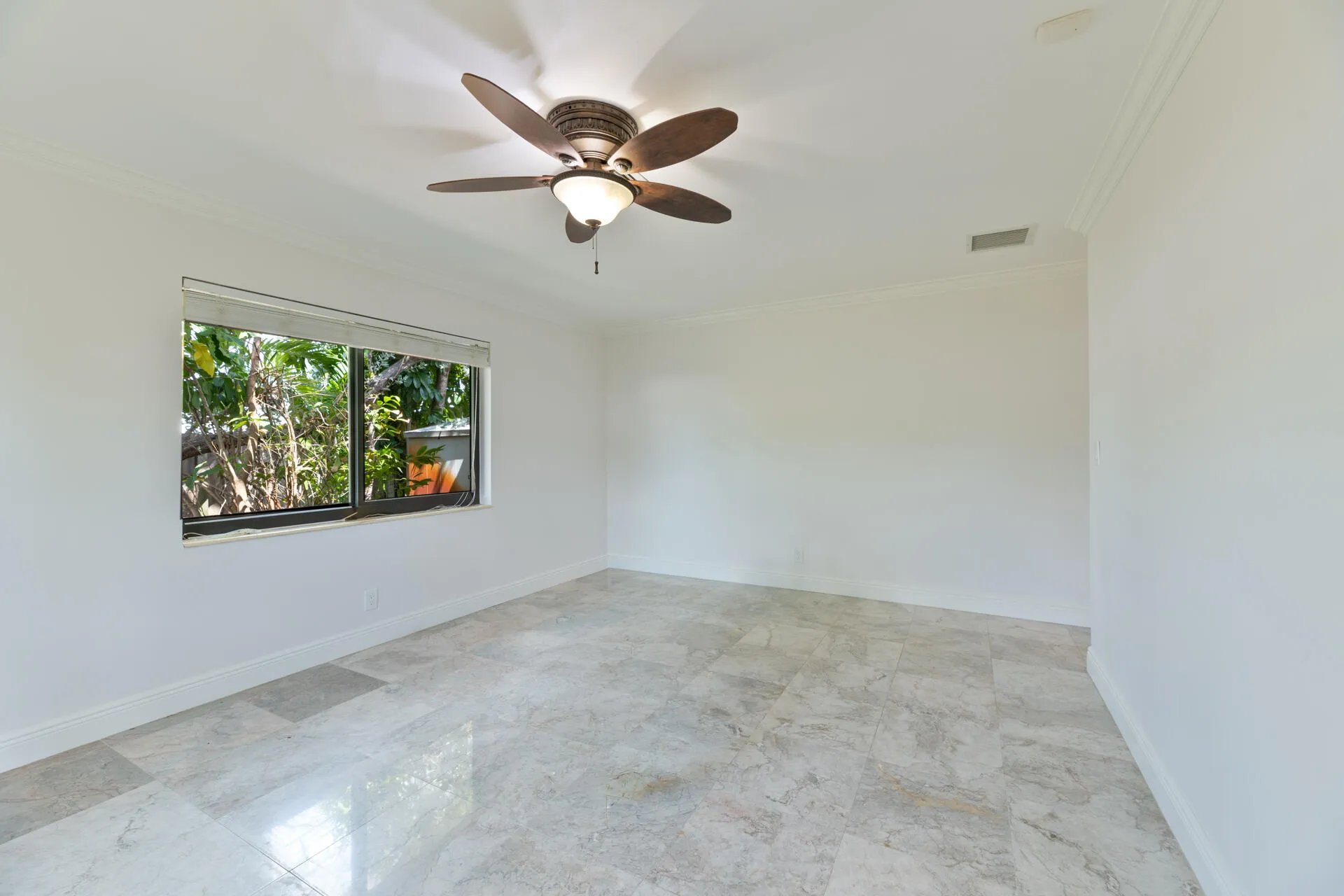 20260814 - 4621 NE 18th Terr - MR-25