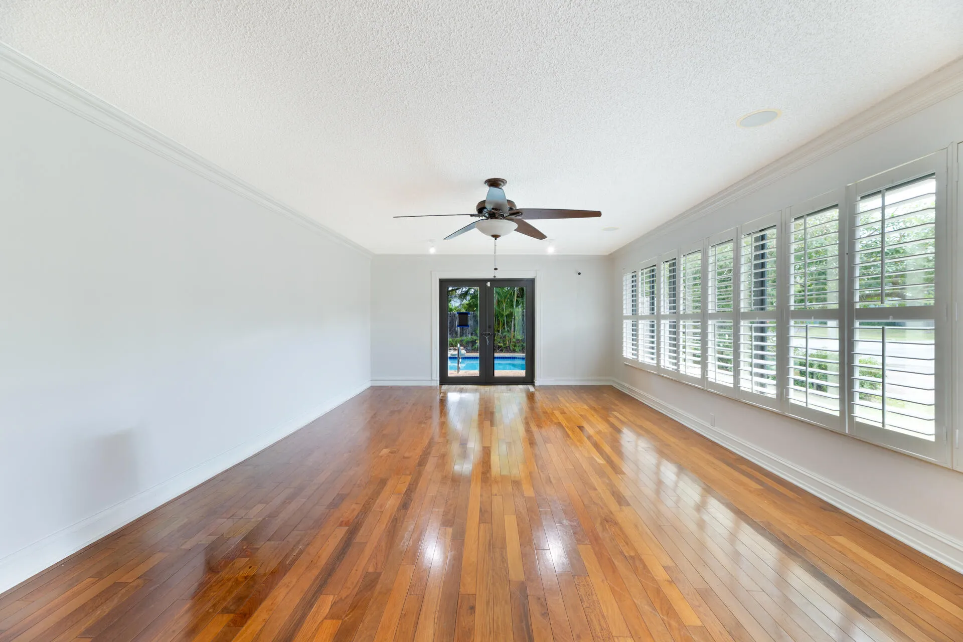 20260814 - 4621 NE 18th Terr - MR-46