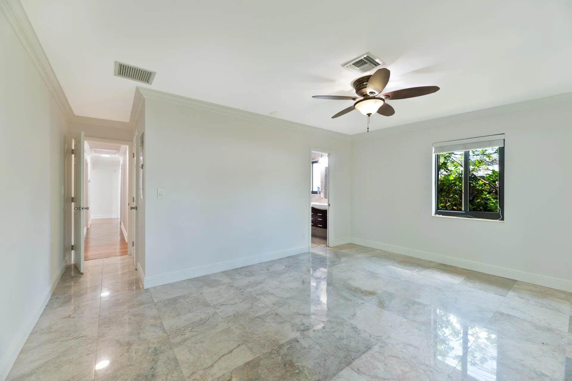 20260814 - 4621 NE 18th Terr - MR-24