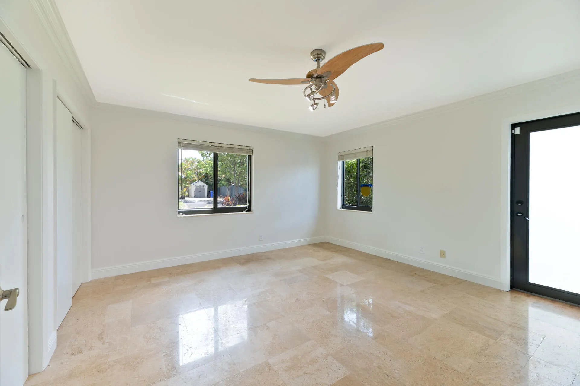 Secondary/master bedroom