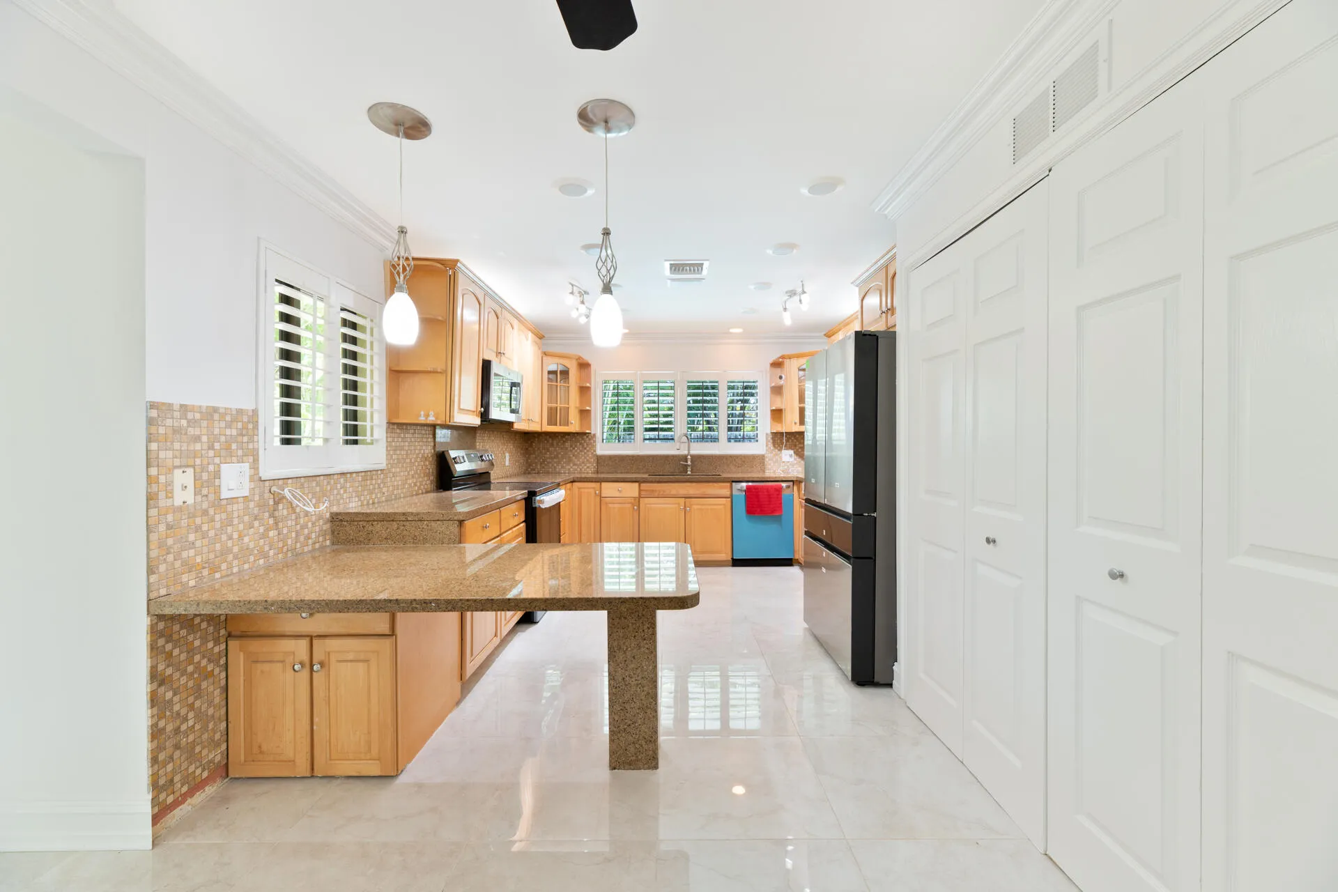 20260814 - 4621 NE 18th Terr - MR-15