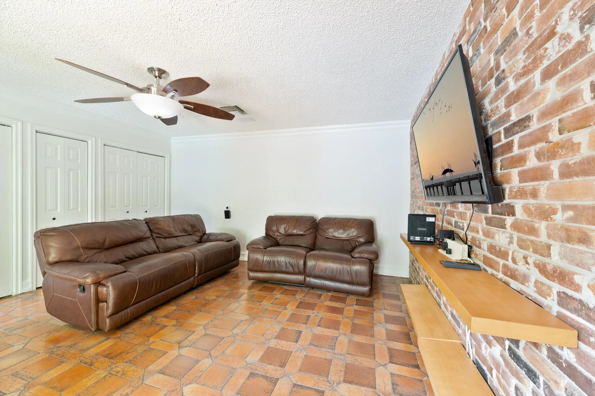 20260814 - 4621 NE 18th Terr - MR-22