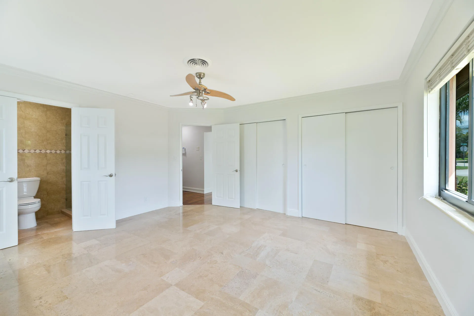 20260814 - 4621 NE 18th Terr - MR-31