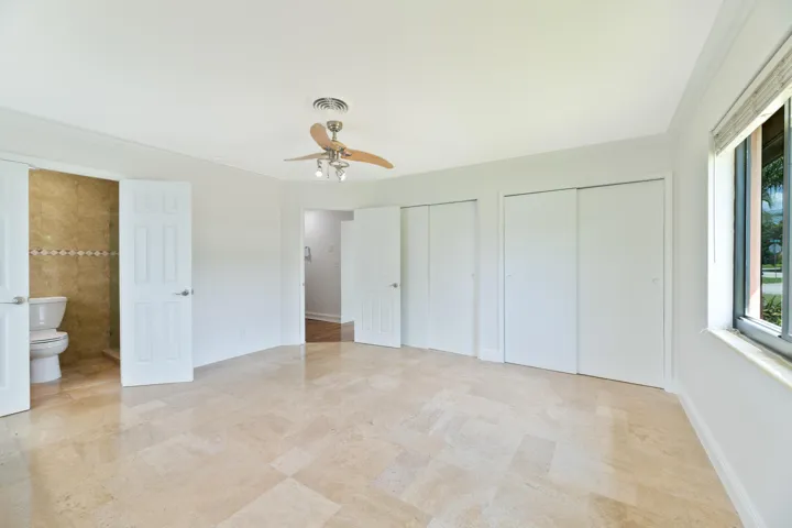 20260814 - 4621 NE 18th Terr - MR-31