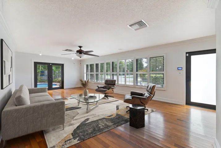 20260814 - 4621 NE 18th Terr - MR-49