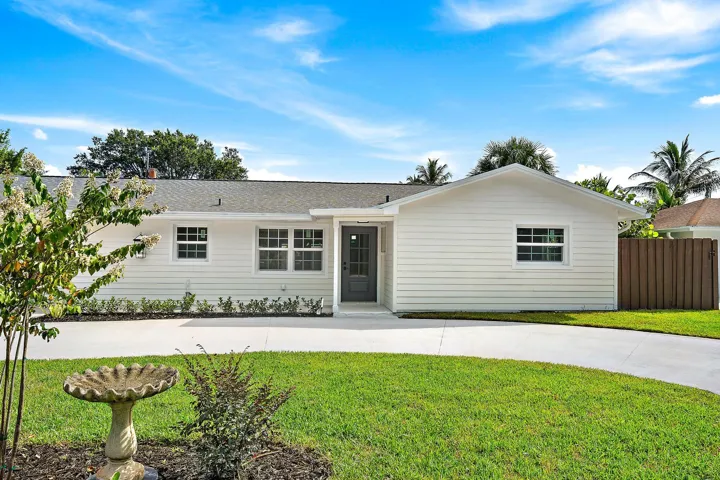 109 E Riverside Dr-23