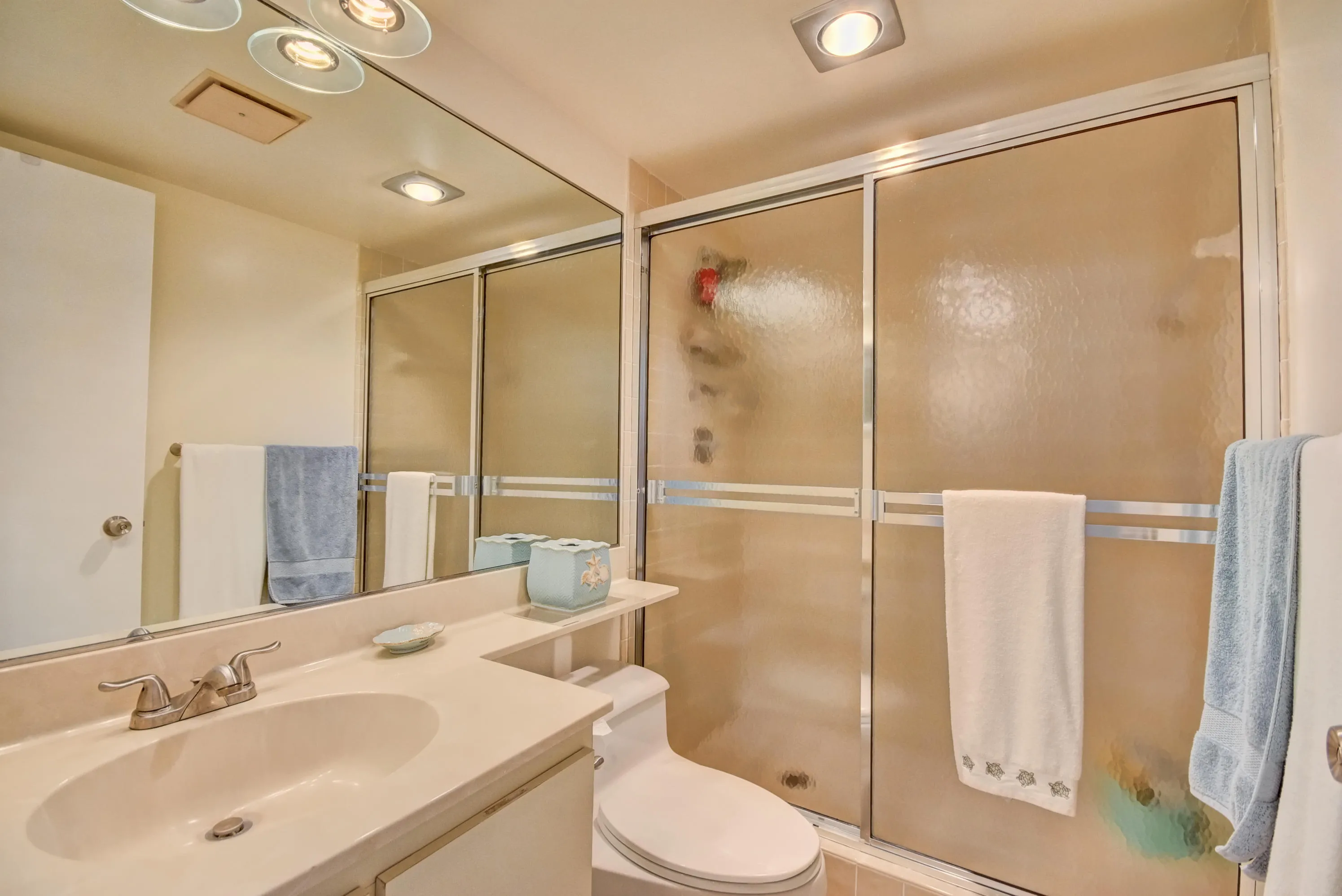 EH 4600 S Ocean 604-25