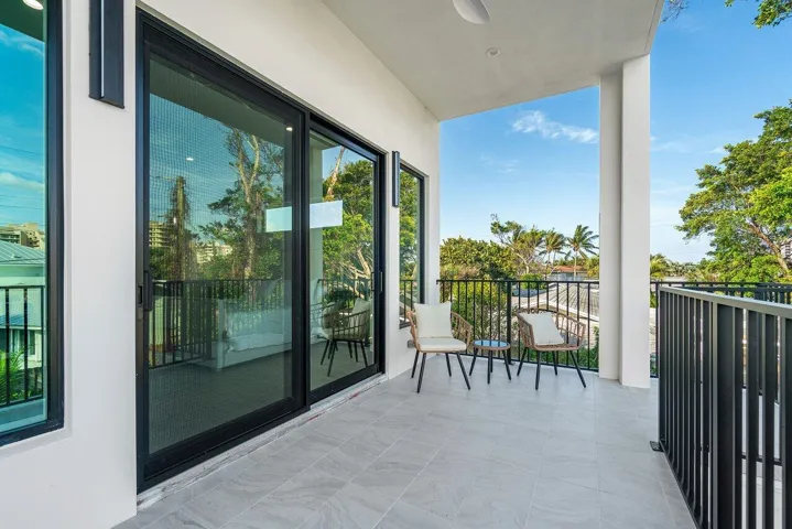 049-13480USHighway1-JunoBeach-FL-33408-S