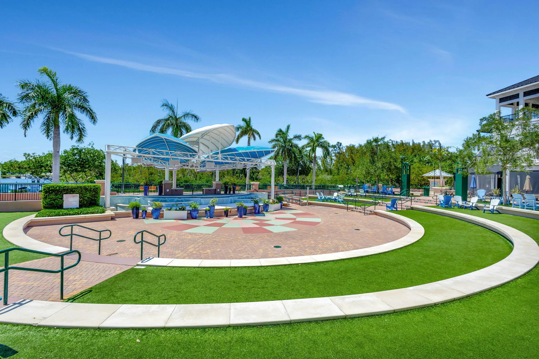 Amphitheater at Harbourside Place