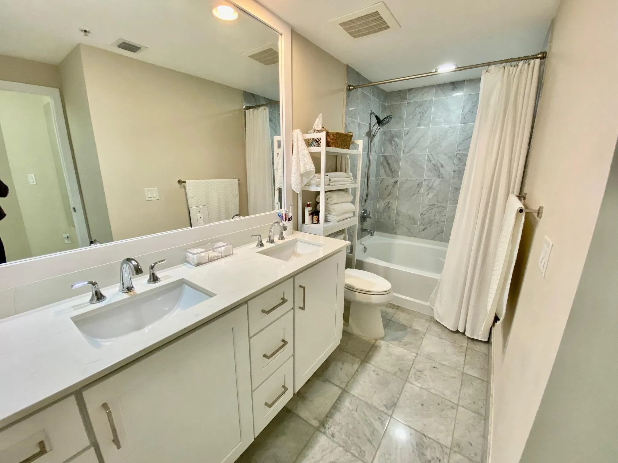 Astor Bathroom