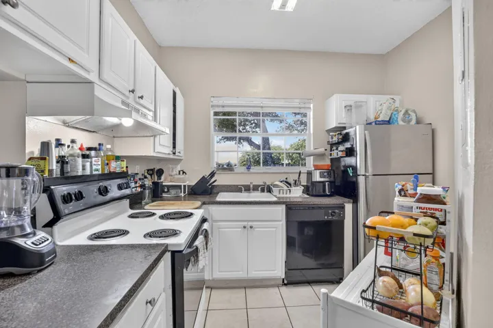 Kitchen 1