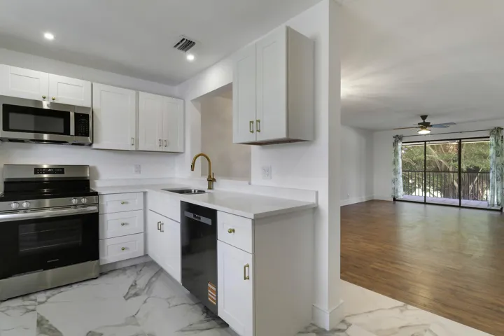 Kitchen / Living Room