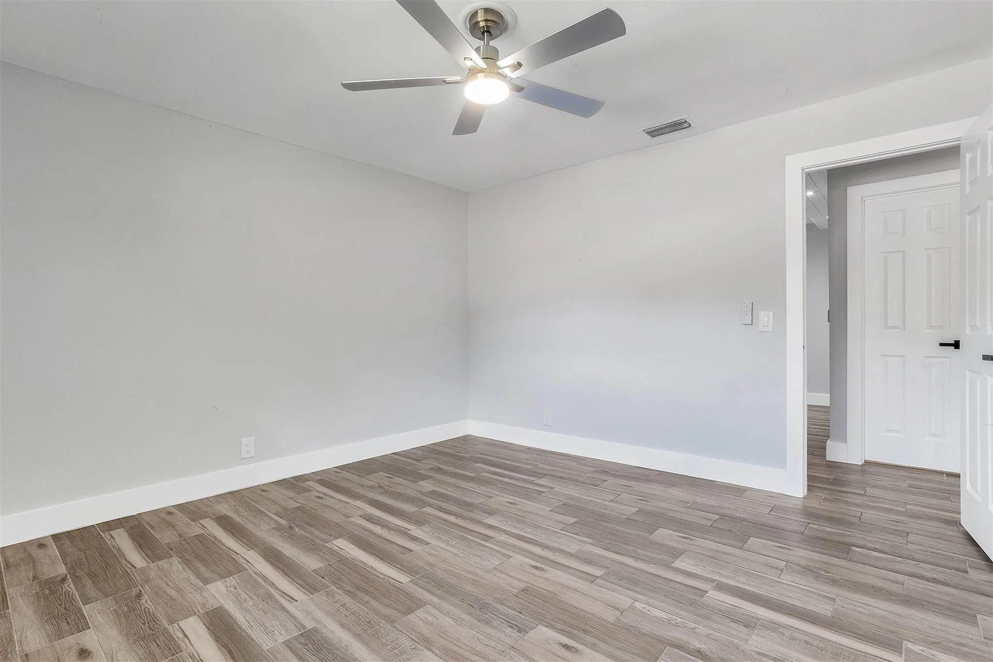 1ST BEDROOM