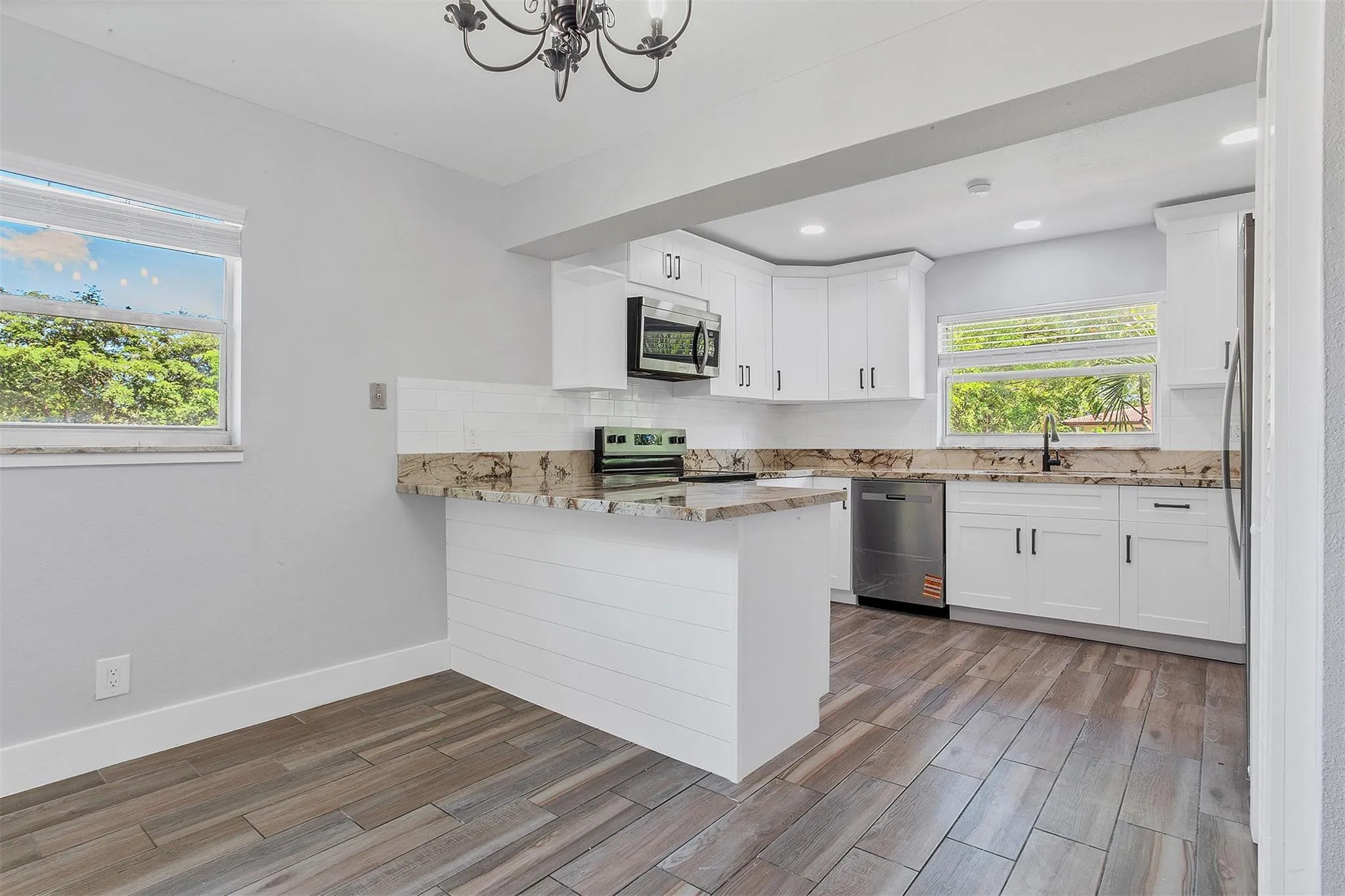 DINING / KITCHEN