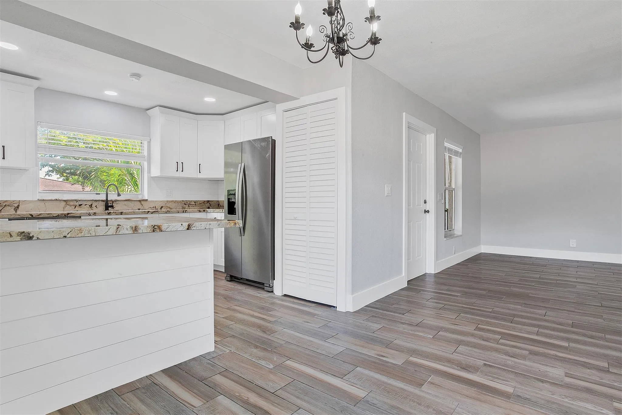 KITCHEN DINING LIVING