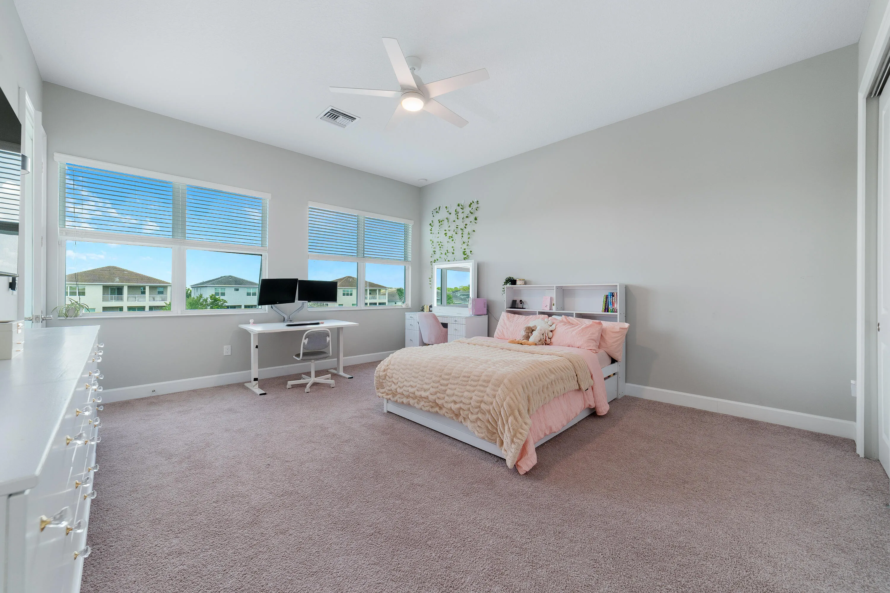 Bedroom 4 (2nd floor)