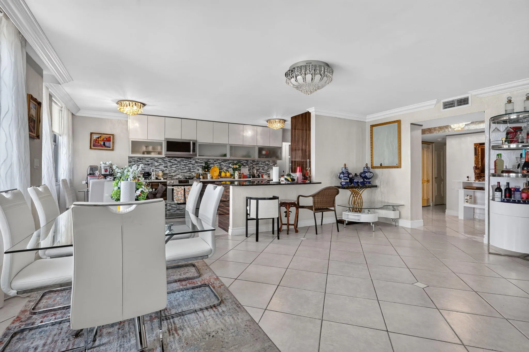 Kitchen/Dining