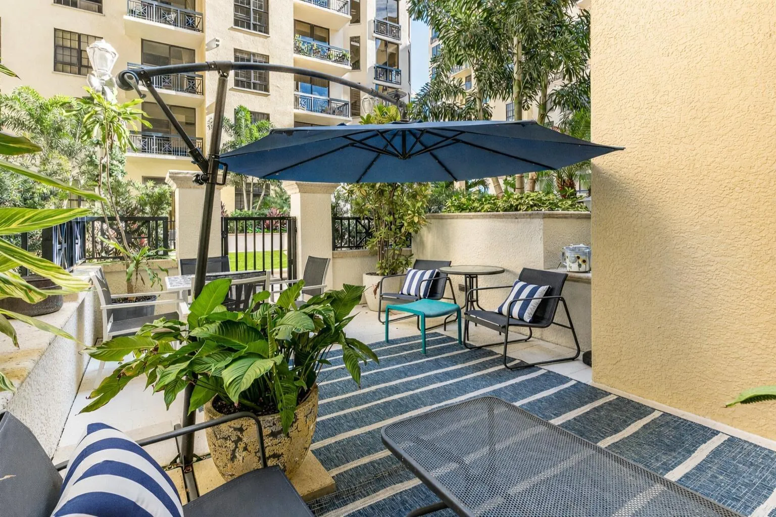 505-Private Gated Patio Space