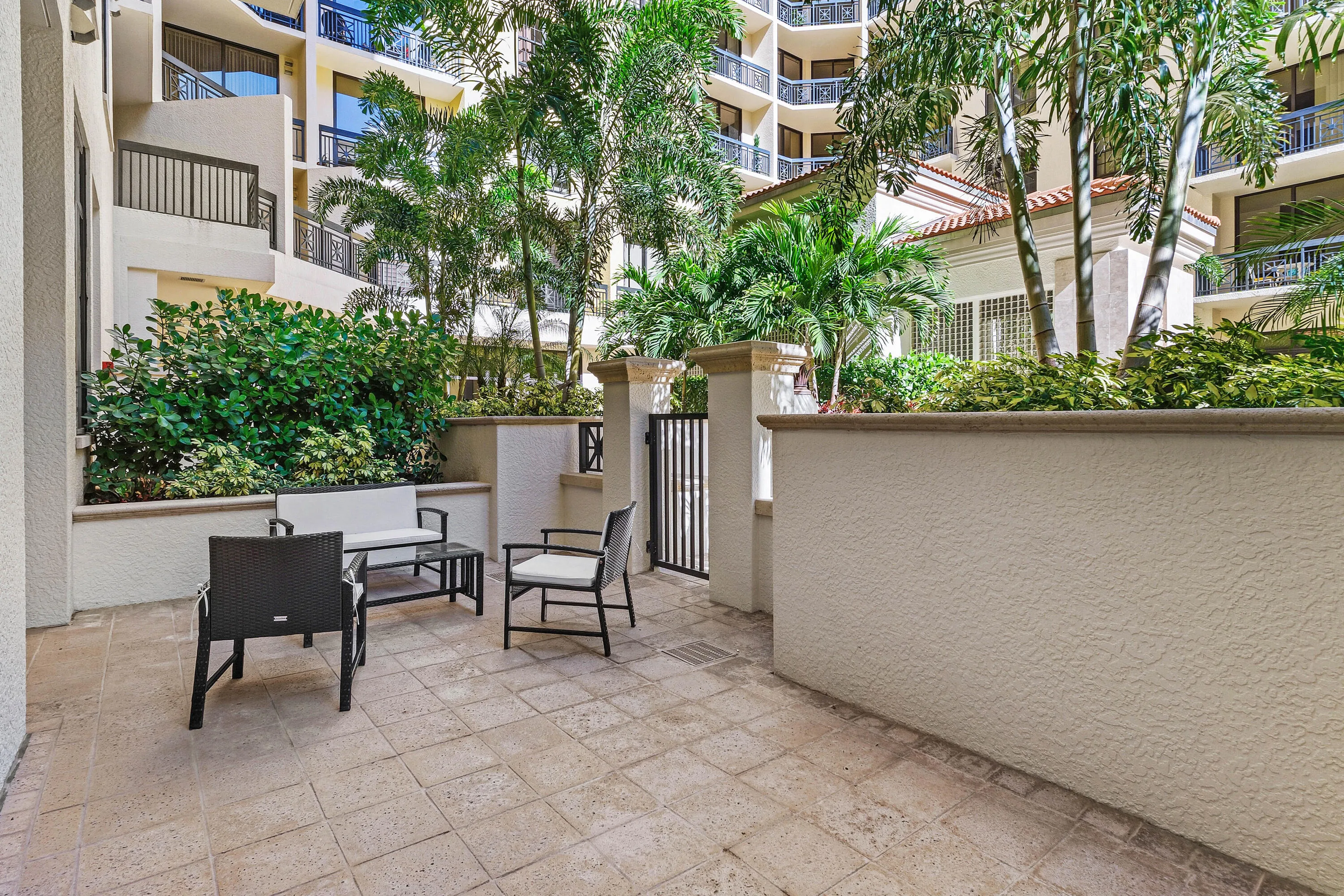 506-Outdoor Private Patio Space