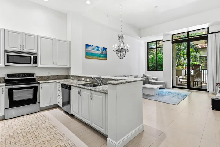506- Kitchen w/ High Bar Counter