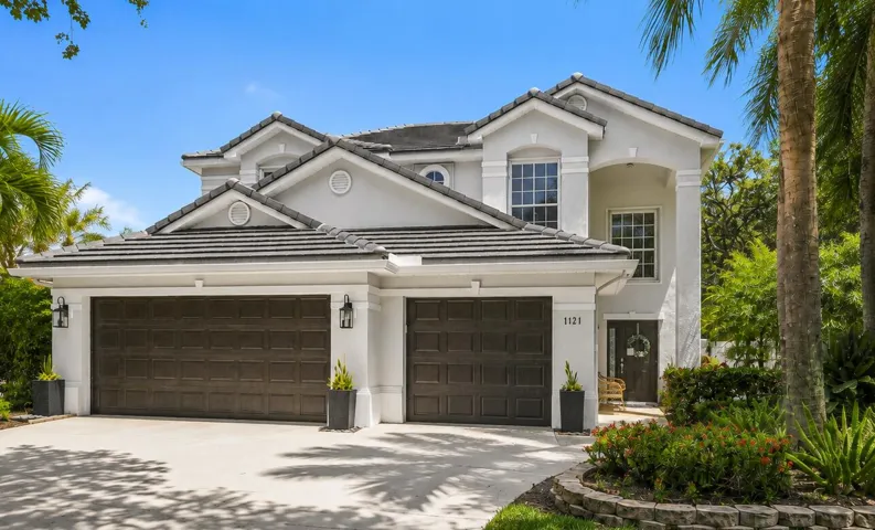 1121 Delray Lakes Drive