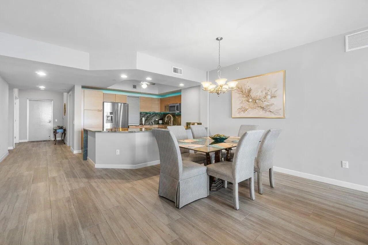 004-2640LakeShoreDrive-711-RivieraBeach-