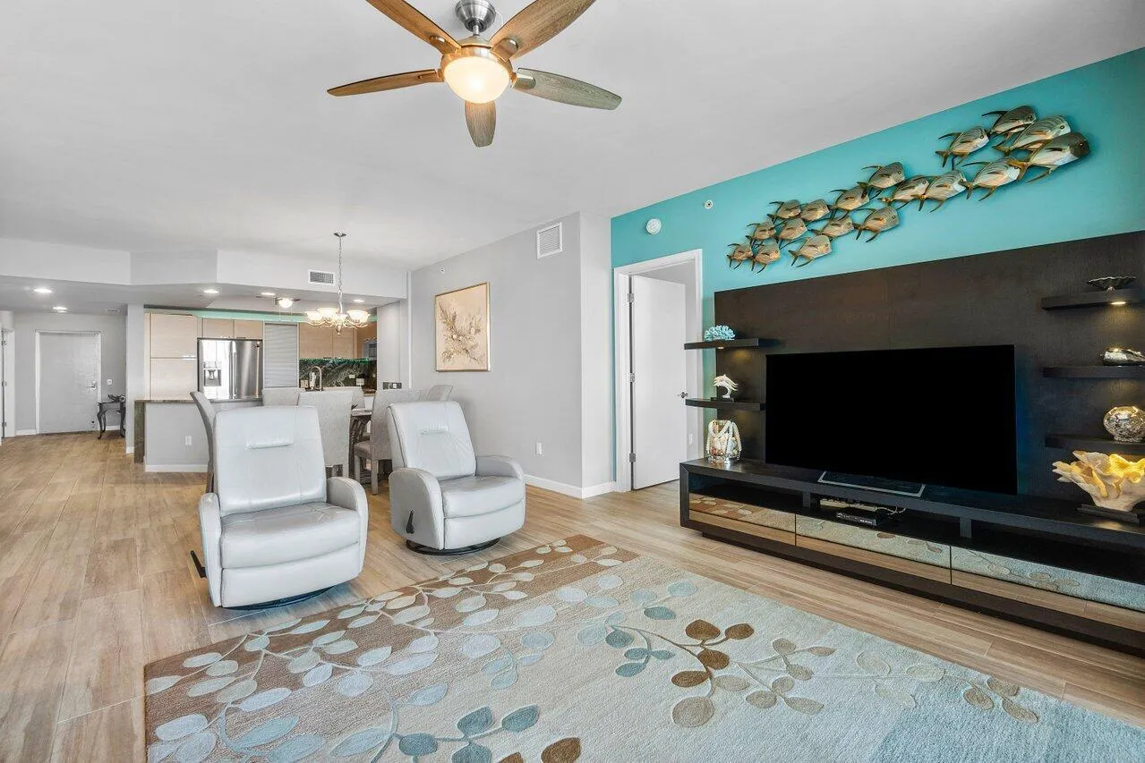 living /dining area