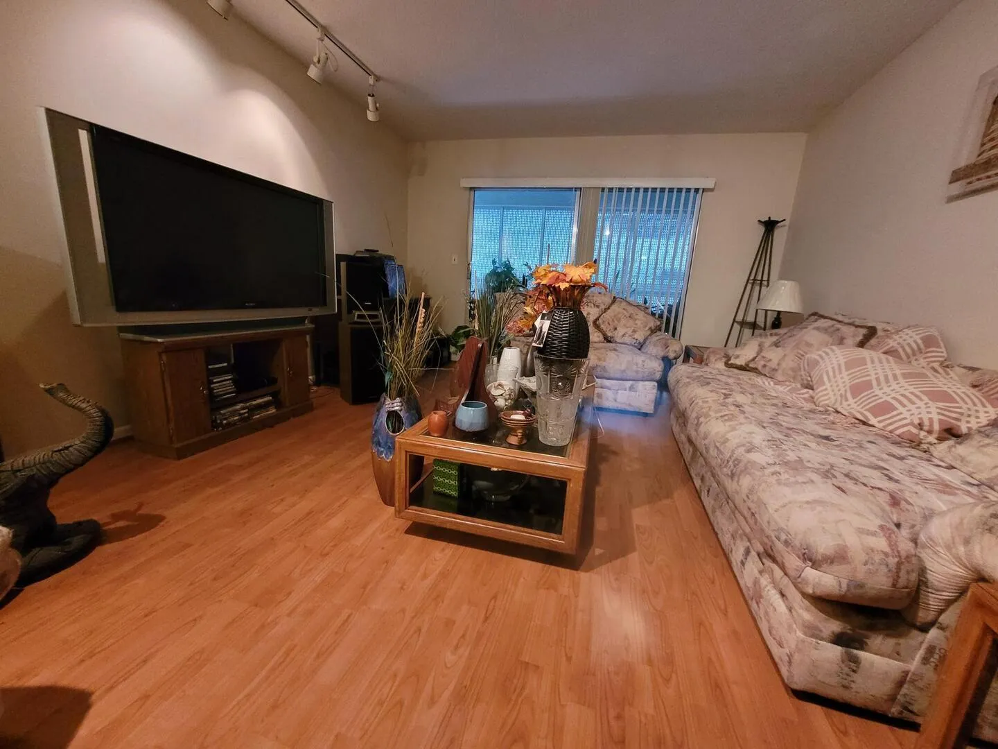 Living Rm. 2
