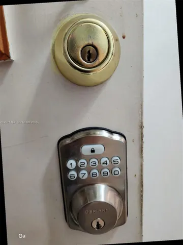 Keypad electronic door lock